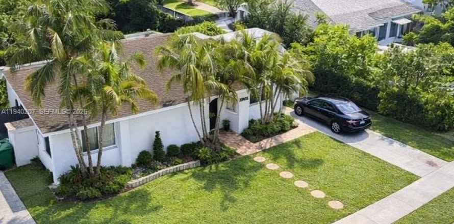 Дом в Майами, Флорида 3 спальни, 114.36м2 № 1997192