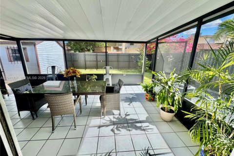 Купить виллу или дом в Майами, Флорида 3 спальни, 114.36м2, № 1997192 - фото 13