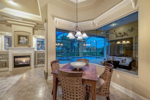 House in Englewood, Florida 4 bedrooms, 272.67 sq.m. № 2157630 - photo 18