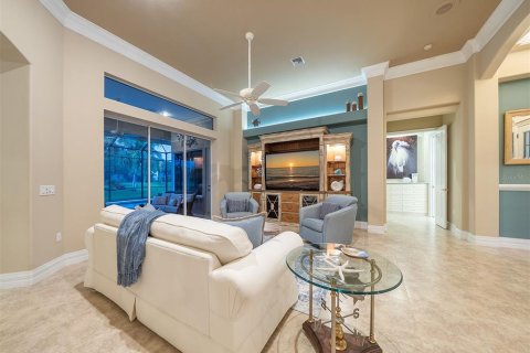 House in Englewood, Florida 4 bedrooms, 272.67 sq.m. № 2157630 - photo 12