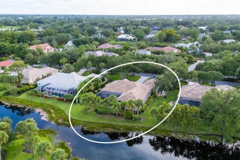 House in Englewood, Florida 4 bedrooms, 272.67 sq.m. № 2157630 - photo 5