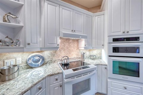 House in Englewood, Florida 4 bedrooms, 272.67 sq.m. № 2157630 - photo 26