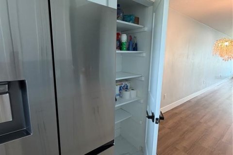 Купить кондоминиум в Сент-Пит-Бич, Флорида 4 комнаты, 84.54м2, № 2093684 - фото 22
