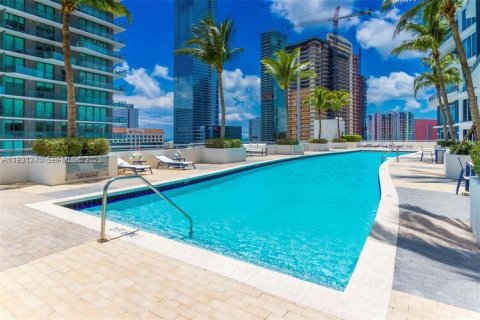 Condo in Miami, Florida, 1 bedroom  № 1990656 - photo 27