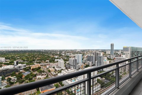 Condo in Miami, Florida, 1 bedroom  № 1990656 - photo 25