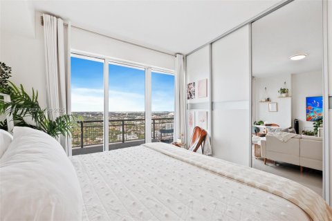 Condo in Miami, Florida, 1 bedroom  № 1990656 - photo 16