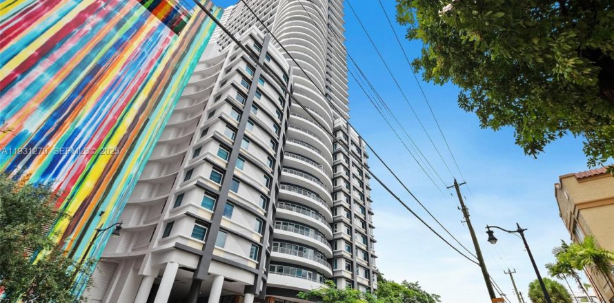 Condo in Miami, Florida, 1 bedroom  № 1990656