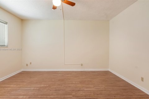 Снять в аренду кондоминиум в Дейви, Флорида 2 спальни, 105.91м2, № 1944861 - фото 19