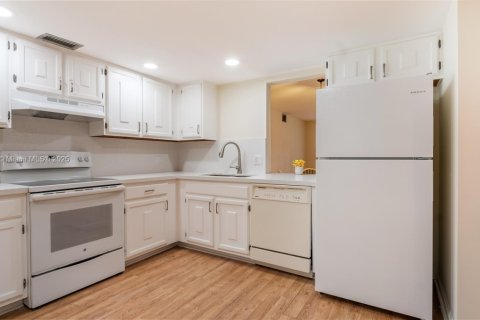 Снять в аренду кондоминиум в Дейви, Флорида 2 спальни, 105.91м2, № 1944861 - фото 6