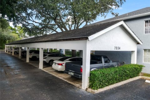 Снять в аренду кондоминиум в Дейви, Флорида 2 спальни, 105.91м2, № 1944861 - фото 3