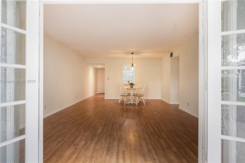 Снять в аренду кондоминиум в Дейви, Флорида 2 спальни, 105.91м2, № 1944861 - фото 24