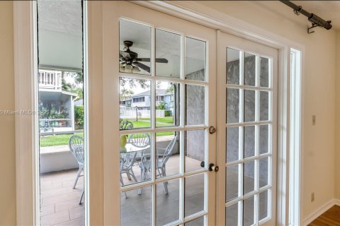 Снять в аренду кондоминиум в Дейви, Флорида 2 спальни, 105.91м2, № 1944861 - фото 25