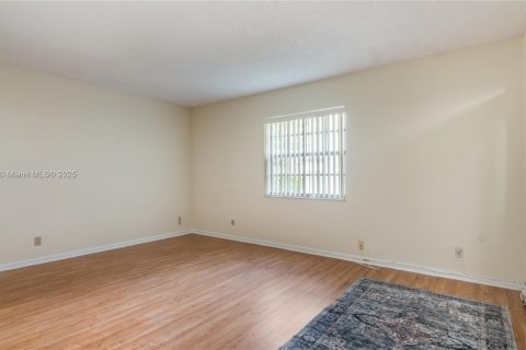 Снять в аренду кондоминиум в Дейви, Флорида 2 спальни, 105.91м2, № 1944861 - фото 14