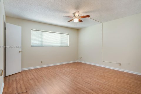 Снять в аренду кондоминиум в Дейви, Флорида 2 спальни, 105.91м2, № 1944861 - фото 20