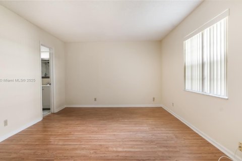 Снять в аренду кондоминиум в Дейви, Флорида 2 спальни, 105.91м2, № 1944861 - фото 15