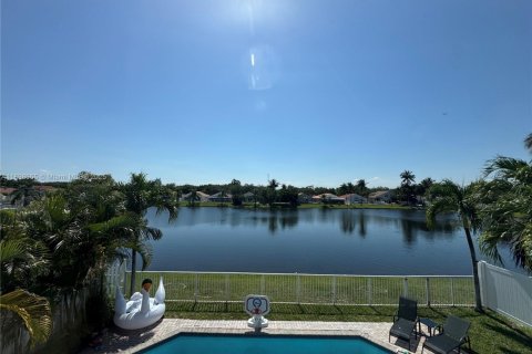 Villa ou maison à vendre à Hollywood, Floride: 4 chambres, 187.2 m2 № 1950920 - photo 18