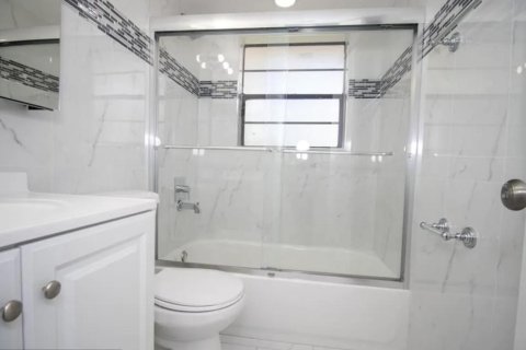 Condo in Coral Springs, Florida, 2 bedrooms  № 2292375 - photo 6