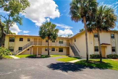 Condo in Coral Springs, Florida, 2 bedrooms  № 2292375