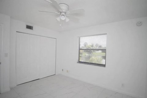 Condo in Coral Springs, Florida, 2 bedrooms  № 2292375 - photo 7