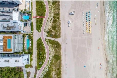 Condo in Miami Beach, Florida  № 1875654 - photo 8