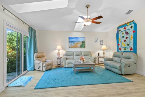 Casa en venta en New Smyrna Beach, Florida, 3 dormitorios, 193.98 m2 № 1876253 - foto 13