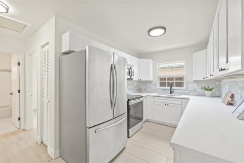 House in Oldsmar, Florida 3 bedrooms, 96.99 sq.m. № 1885480 - photo 7