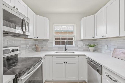 House in Oldsmar, Florida 3 bedrooms, 96.99 sq.m. № 1885480 - photo 10