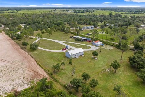 House in Myakka City, Florida 3 bedrooms, 130.43 sq.m. № 2218369 - photo 9