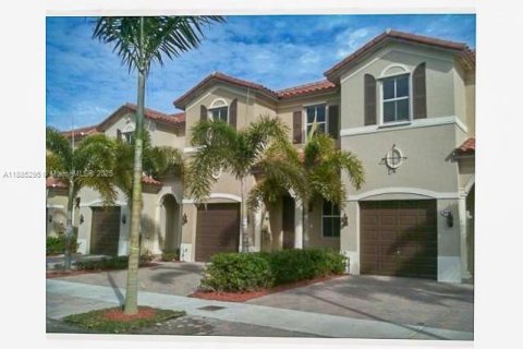 Touwnhouse à louer à Miami, Floride: 3 chambres, 168.34 m2 № 1931498 - photo 6