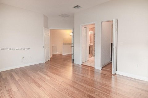 Touwnhouse à louer à Miami, Floride: 3 chambres, 168.34 m2 № 1931498 - photo 25