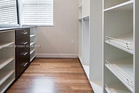 Touwnhouse à louer à Miami, Floride: 3 chambres, 168.34 m2 № 1931498 - photo 21