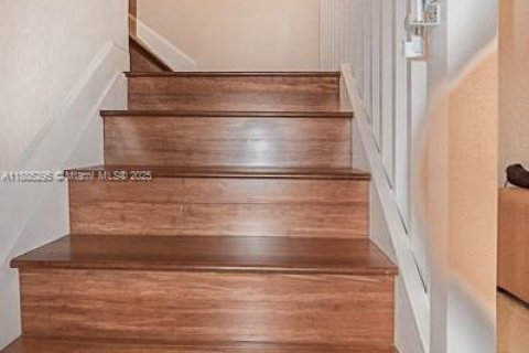 Touwnhouse à louer à Miami, Floride: 3 chambres, 168.34 m2 № 1931498 - photo 16