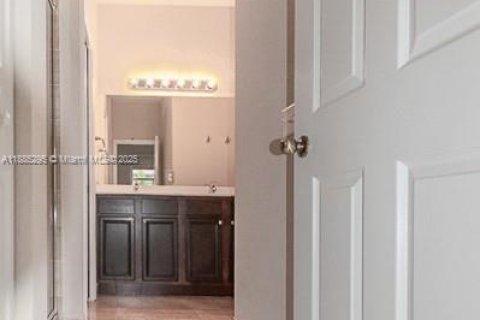 Touwnhouse à louer à Miami, Floride: 3 chambres, 168.34 m2 № 1931498 - photo 27