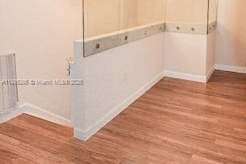 Touwnhouse à louer à Miami, Floride: 3 chambres, 168.34 m2 № 1931498 - photo 17