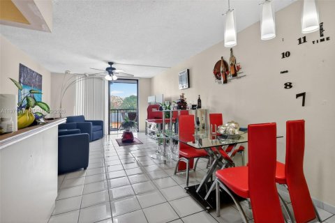 Condominio en venta en Miami, Florida, 2 dormitorios, 84.91 m2 № 2031999 - foto 6