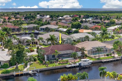 Villa ou maison à vendre à Punta Gorda, Floride: 3 chambres, 219.06 m2 № 2424012 - photo 2