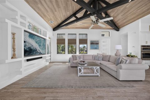 Villa ou maison à vendre à Punta Gorda, Floride: 3 chambres, 219.06 m2 № 2424012 - photo 6