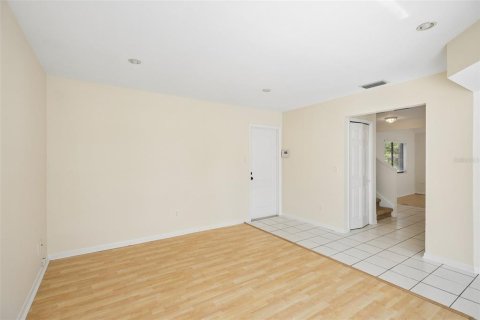 Casa en venta en Tampa, Florida, 4 dormitorios, 179.49 m2 № 2420561 - foto 8