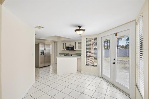 Casa en venta en Tampa, Florida, 4 dormitorios, 179.49 m2 № 2420561 - foto 14