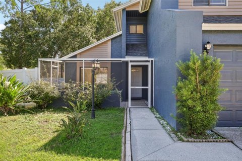 Casa en venta en Tampa, Florida, 4 dormitorios, 179.49 m2 № 2420561 - foto 3