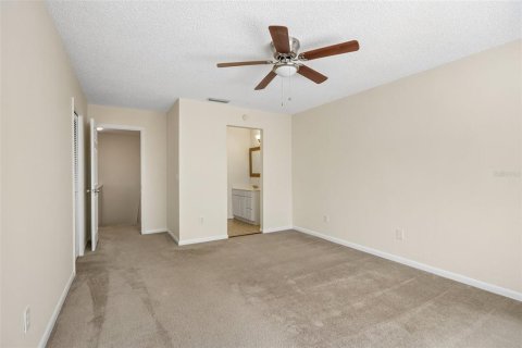 Casa en venta en Tampa, Florida, 4 dormitorios, 179.49 m2 № 2420561 - foto 19