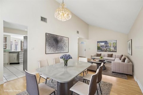 Casa en venta en Tampa, Florida, 4 dormitorios, 179.49 m2 № 2420561 - foto 6