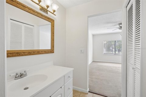 Casa en venta en Tampa, Florida, 4 dormitorios, 179.49 m2 № 2420561 - foto 21