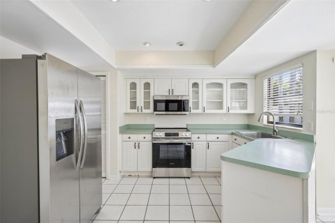 Casa en venta en Tampa, Florida, 4 dormitorios, 179.49 m2 № 2420561 - foto 12
