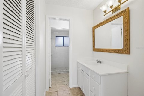 Casa en venta en Tampa, Florida, 4 dormitorios, 179.49 m2 № 2420561 - foto 20
