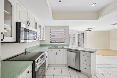 Casa en venta en Tampa, Florida, 4 dormitorios, 179.49 m2 № 2420561 - foto 11