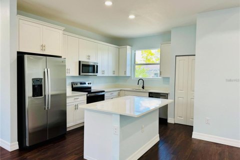 Casa en venta en Port Charlotte, Florida, 4 dormitorios, 155.52 m2 № 1915536 - foto 2
