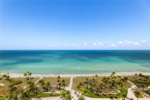 Condo in Bal Harbour, Florida, 3 bedrooms  № 1868616 - photo 1