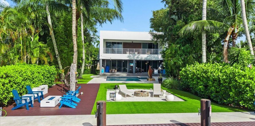 Villa ou maison à Fort Lauderdale, Floride 5 chambres, 520.25 m2 № 2260188