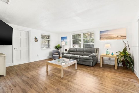 Villa ou maison à louer à Clearwater, Floride: 2 chambres, 108.14 m2 № 1882852 - photo 12